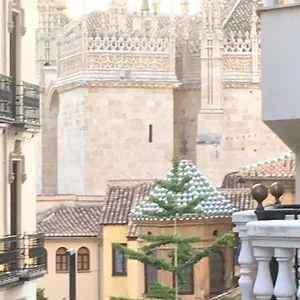 https://apartamento-lujo-centro-granada-parking.es-andalucia.com